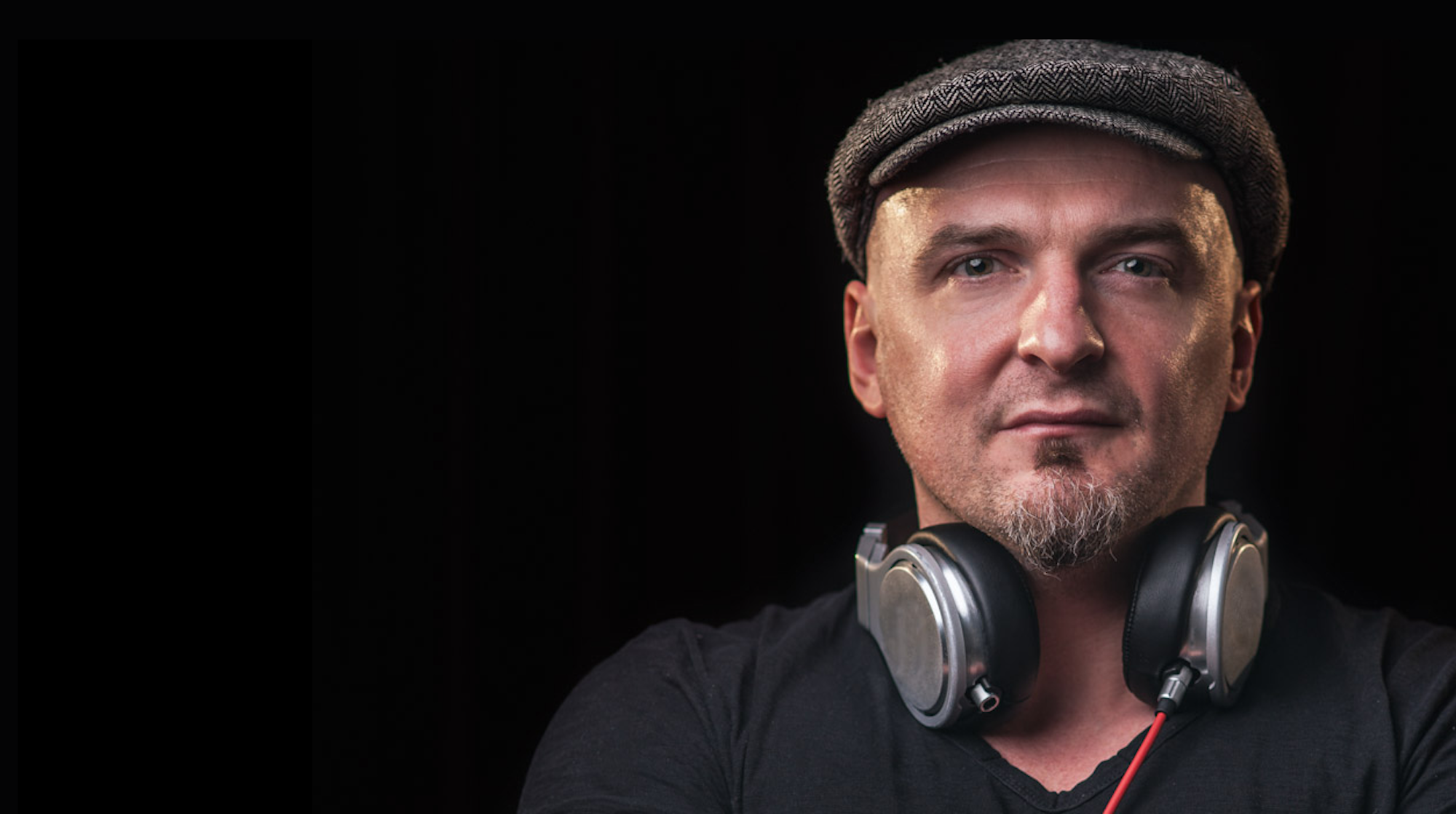 More about Edwin Valent: passionate about media and music.